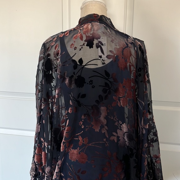 Akemi + Kin Kimono - Picture 10 of 12